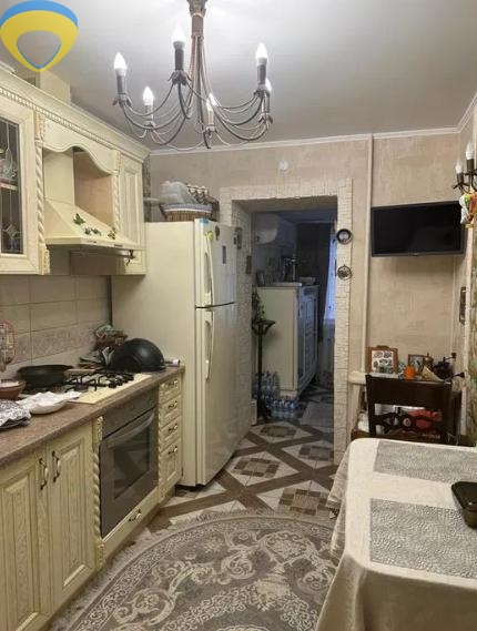 продажа трехкомнатной квартиры номер A-173438 в Суворовском районе, фото номер 8